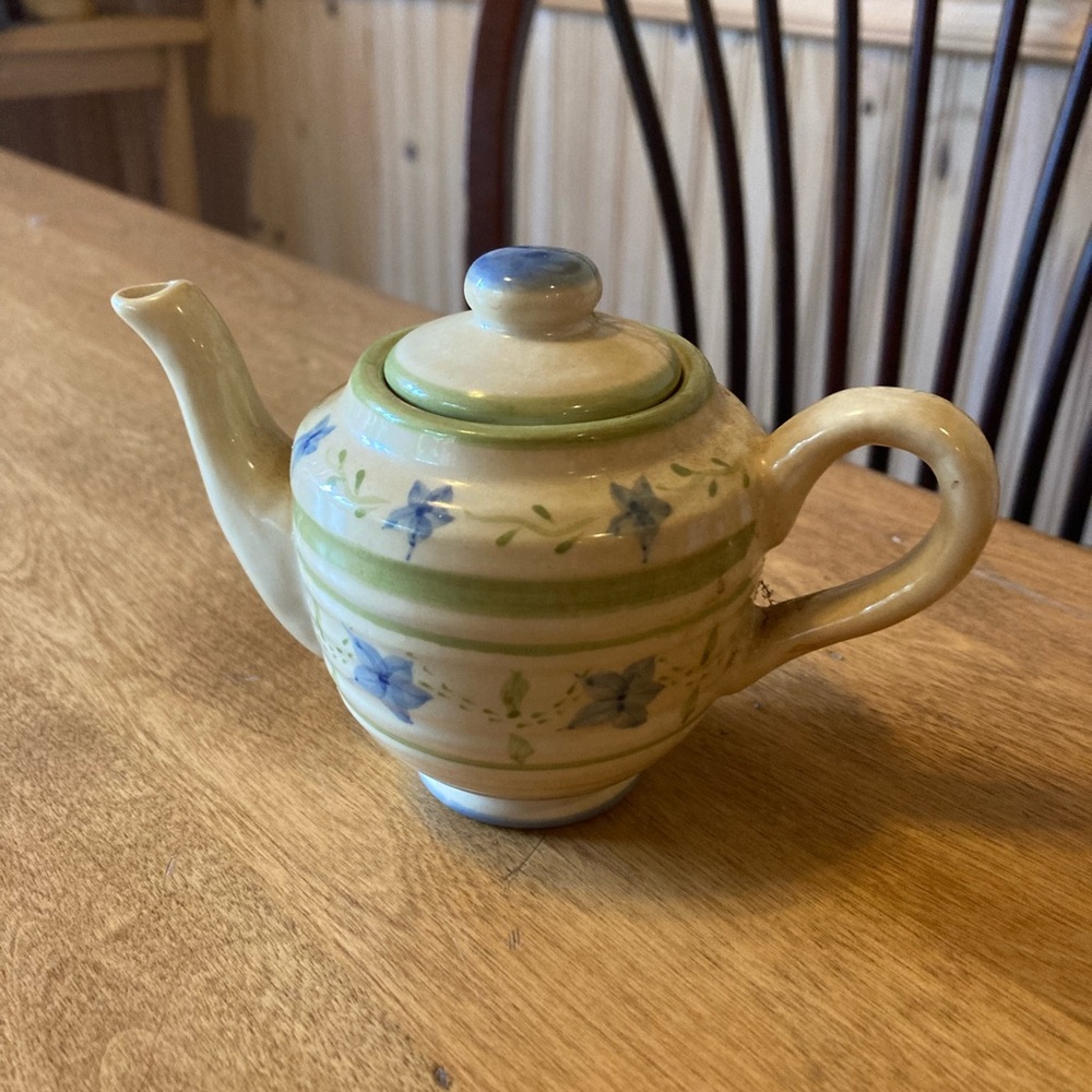 1999 Enesco ceramic mini teapot